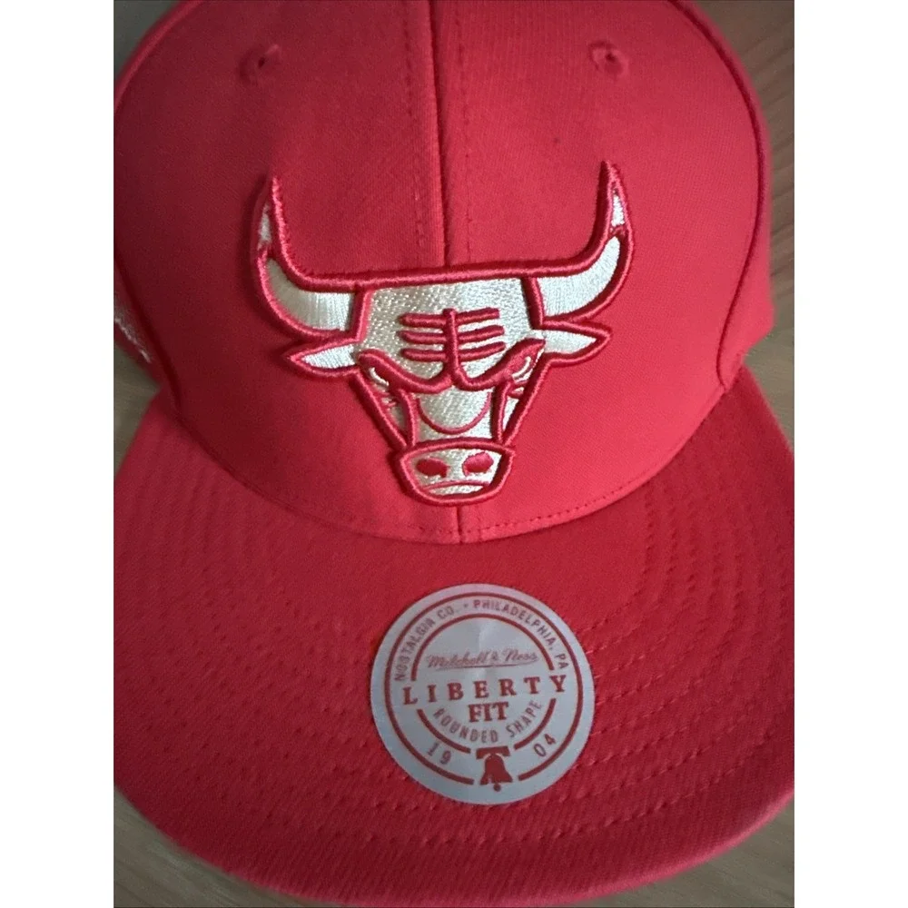 Chicago Bulls Hat Red Chrome Elements 40th Anniversary‎ Snapback Mitchell & Ness